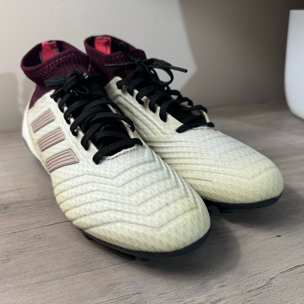 ADIDAS Predator Women’s Soccer Cleats Sz 7 - Picture 7 of 10